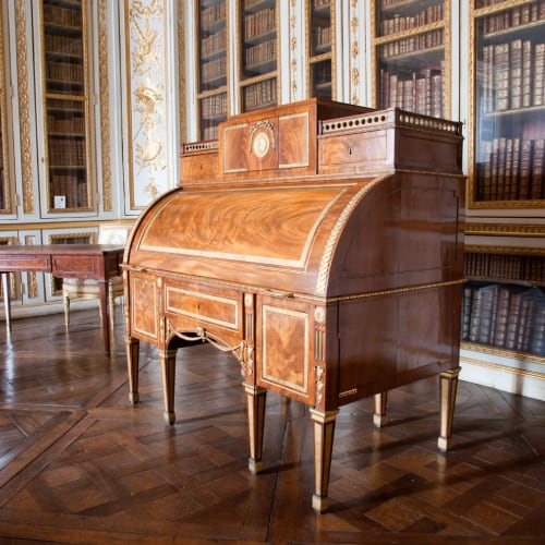 Louis XVI desk 